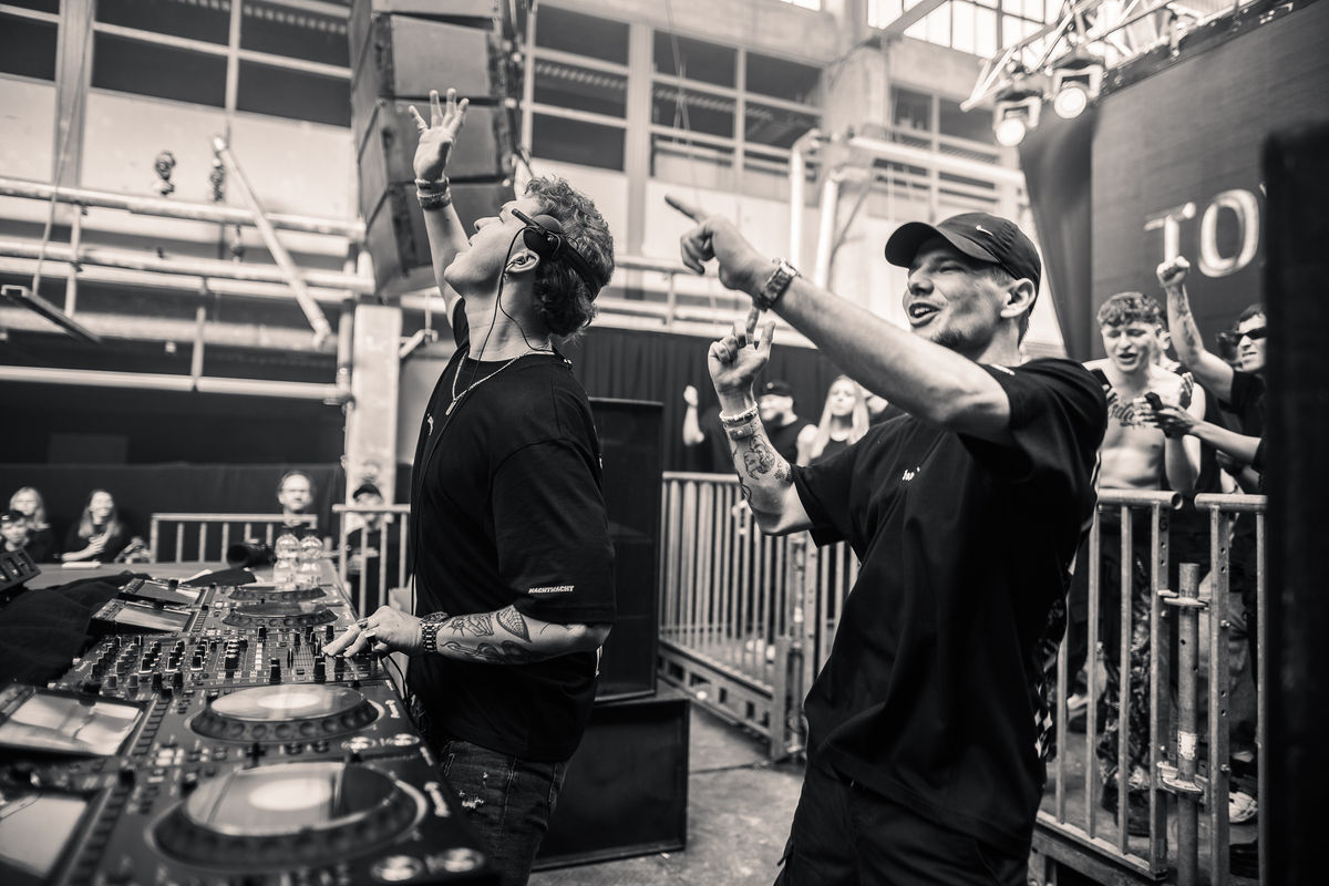 Loading... just a sec